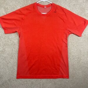 Lululemon Men’s Metal Vent Tech Short Sleeve Shirt Medium (Orange)